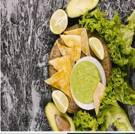 Chips & Tomatillo-Green Chili Salsa